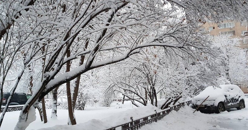 У ніч проти середи Україну накриє новий циклон, який принесе сніг та дощі