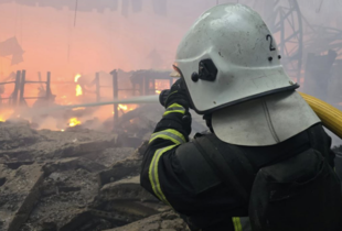 У ДСНС розповіли, що зараз відбувається на місці удару окупантів по гіпермаркету у Харкові
