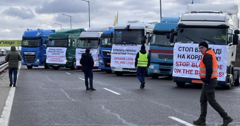 Польські фермери знову блокують рух вантажівок на виїзд з України