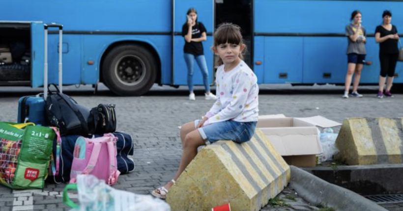 На Донеччині евакуюють дітей з родинами із семи населених пунктів