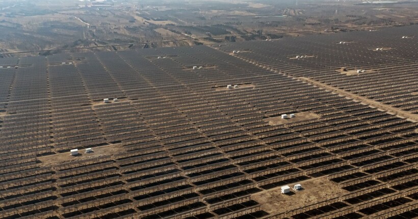 В КНР запрацював найбільший у світі сонячний парк, розміром з Нью-Йорк