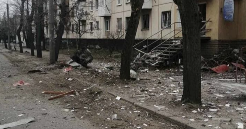 Росіяни вдарили КАБом по житловій забудові Харкова: пошкоджені чотири приватних будинки