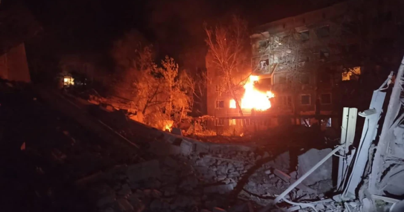 Окупанти скинули авіабомбу на житловий квартал Костянтинівки, є постраждалі
