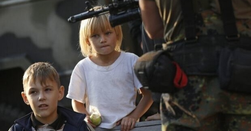 Росіяни пропонували викраденим українським дітям гроші за переїзд в рф, - The Independent
