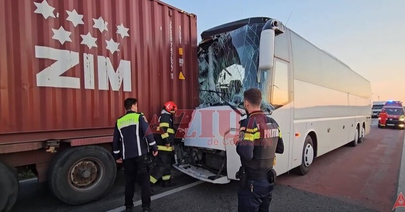 Автобус з українцями потрапив у ДТП у Румунії: серед постраждалих є діти