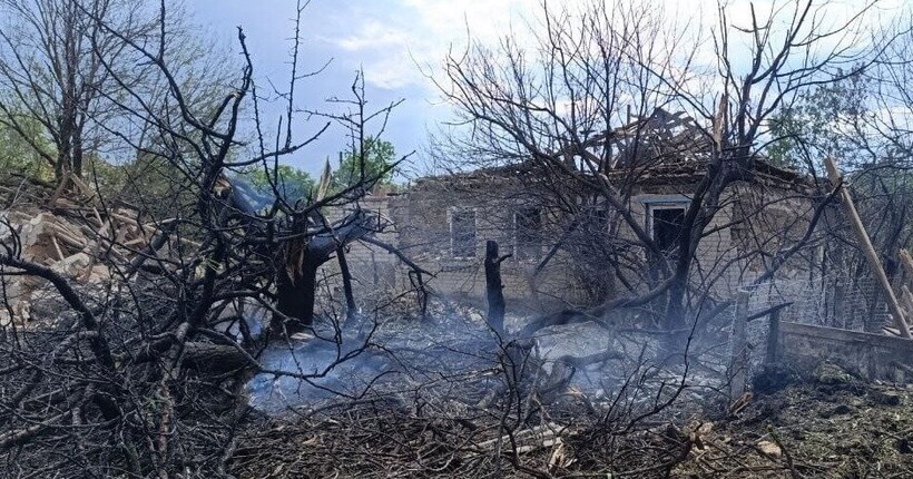 Ворог вдарив авіабомбами по селу на Харківщині: поранено вагітну та дитину