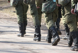 Міноборони: Росіяни скупчують сили на Сході, щоб вийти на кордони Донецької області