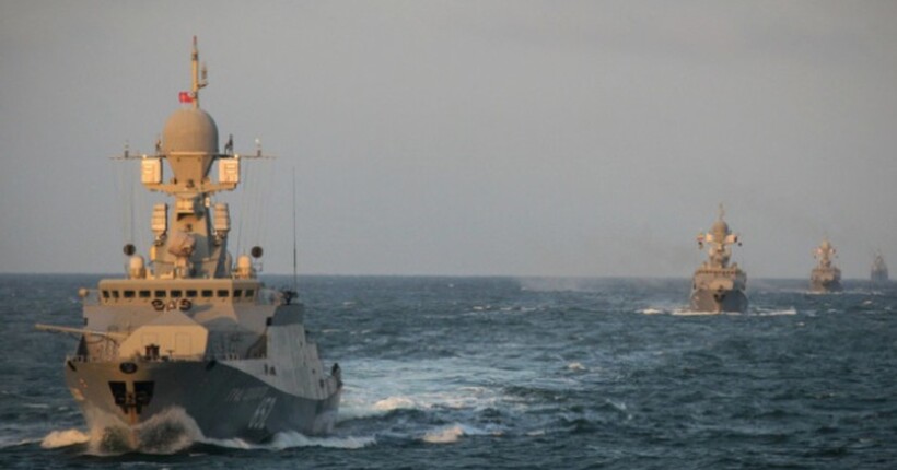 Загроза з моря: росіяни тримають на чергуванні чотири носія 