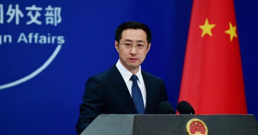 Китай відреагував на критику Столтенберга та порадив НАТО 