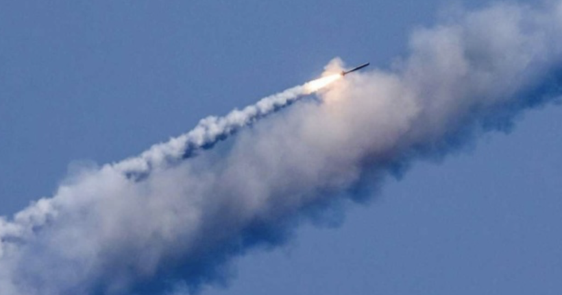 Росіяни вдарили ракетами по Дніпру: пошкоджено багатоповерхівку, є постраждалі