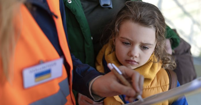 На Харківщині посилили примусову евакуацію родин з дітьми: звідки та скількох дітей вивезуть