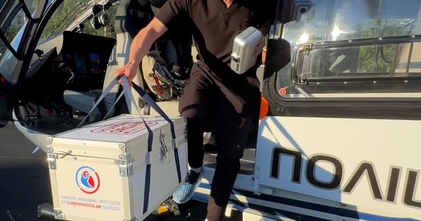 Поліцейські врятували багатодітну мати, доставивши донорське серце з Одеси до Вінниці гелікоптером