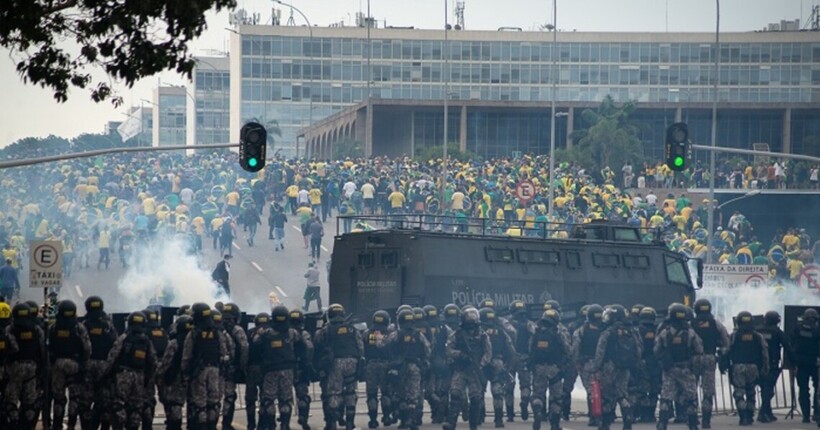 У Бразилії масові заворушення: протестувальники захопили будівлю Конгресу