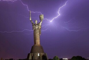 У Києві оголосили жовтий рівень небезпеки через грозу