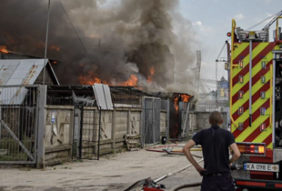 У Києві спалахнула масштабна пожежа: що відоио