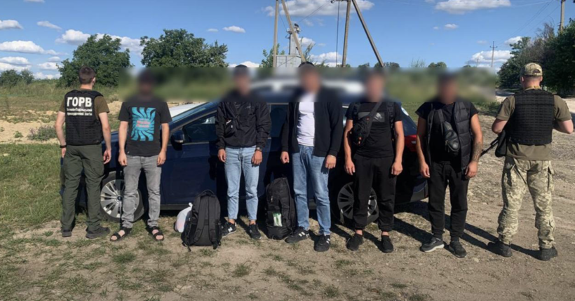 Працівники ДПСУ затримали 17 чоловіків, які намагалися потрапити до Молдови