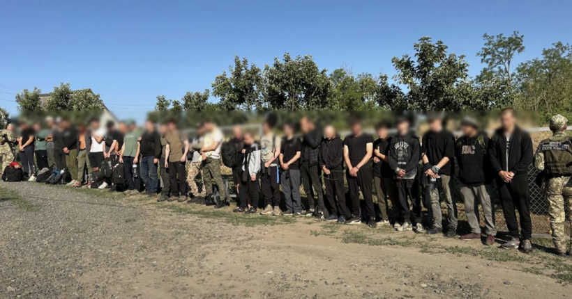 Прикордонники затримали відразу 27 чоловіків, які намагалися потрапити до Молдови