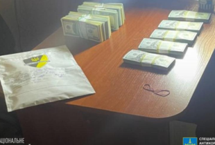 Прокурорів Офісу Генпрокурора викрили на $170 тисяч хабаря за закриття справи — НАБУ