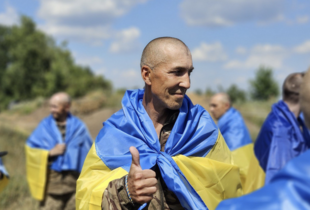 Воїни ЗСУ, військові моряки і прикордонники: стали відомі деталі звільнення з полону 95 захисників