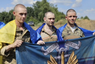 В СБУ показали ексклюзивне відео звільнення 95 захисників з полону окупантів