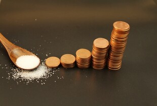 В Україні запровадять податок на солодку воду: як це працюватиме у нас та працює в інших країнах