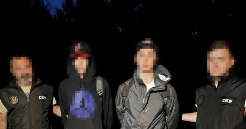 Двоє юнаків зі Львова за вказівкою рф підпалювали авто українських військових: їх затримали