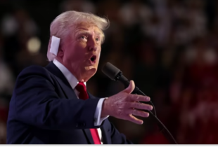 Трамп вважає, що він "отримав кулю за демократію"