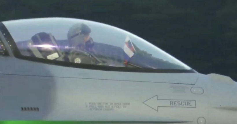Словаччина отримала перші два з 14 винищувачів F-16