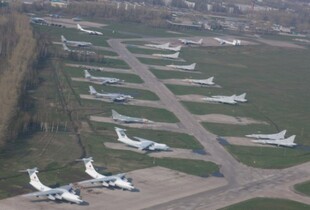 Вибухи в Рязані: невідомі дрони летіли на НПЗ та аеродром 