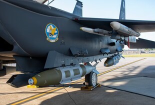 Натяк для Китаю: США випробували бомбу QUICKSINK, здатну потопити невеликий авіаносець