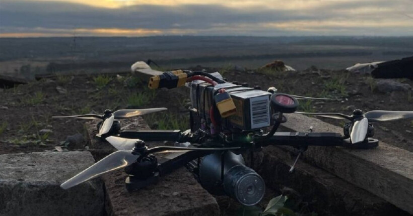 В ГУР показали полювання FPV-дронами по ворожих цілях