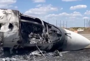 З’явилися кадри знищеного російського Су-34 на аеродромі "Морозовськ" (відео)