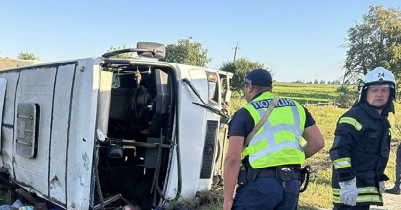 На Хмельниччині в масштабну ДТП потрапив пасажирський автобус з дітьми, є загиблі