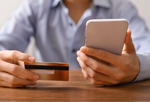 Обмеження переказів на банківські картки: чому встановлюють ліміти, які вони та як пристосуватися