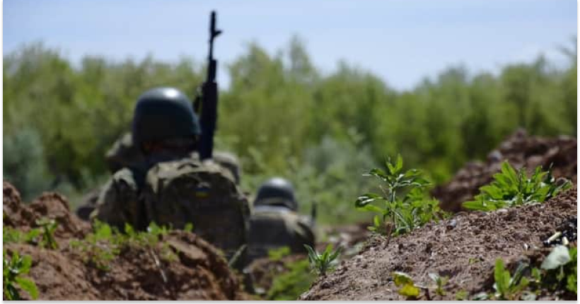 Потрібна велика кількість води, — Калашніков про вплив спеки на боєздатність військових