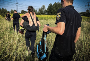 На Київщині за допомогою дрона врятували дитину, що застрягла у болоті