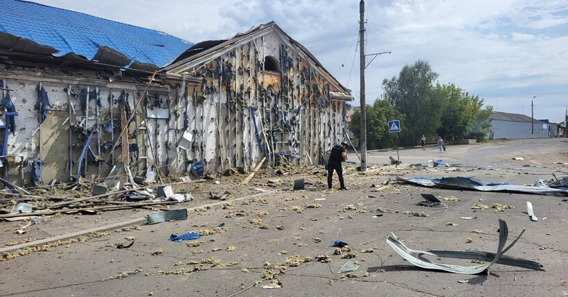 Окупанти обстріляли житлові будинки на Харківщині: є загиблі