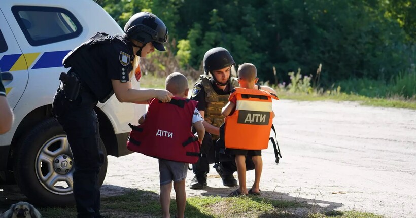 Евакуація на Куп’янщині: 235 дітей досі знаходяться у небезпечній зоні