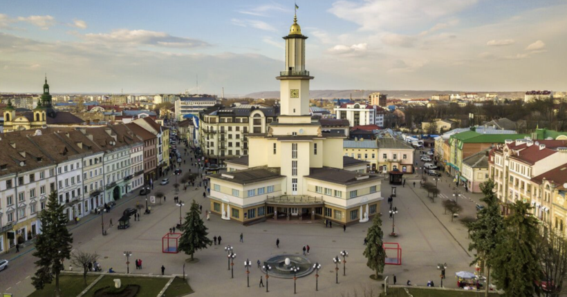 Мовні інспектори у Франківську: зайняти цю посаду погодилися вже 74 людини