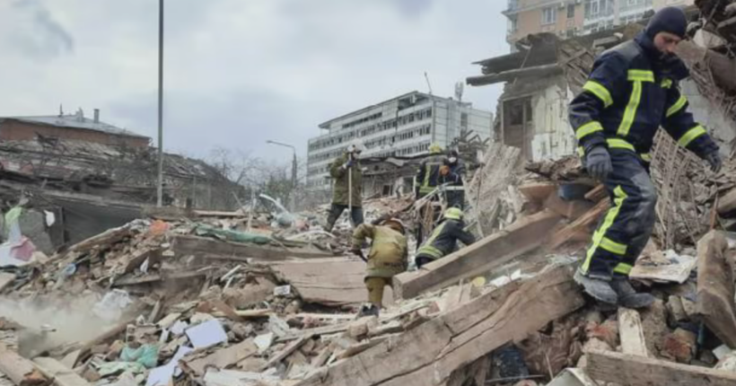 Удар по Харкову: в лікарнях перебувають восьмеро постраждалих