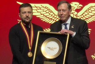 Зеленський отримав нагороду The Golden Plate Award від Американської академії досягнень