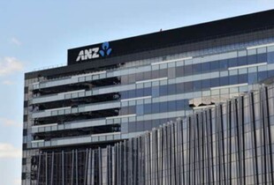 Банк ANZ розглядає заборону алкоголю для працівників в робочий час