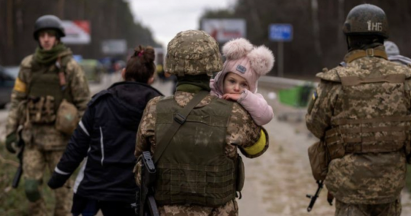 У зоні активних бойових дій на Донеччині залишаються понад 600 дітей