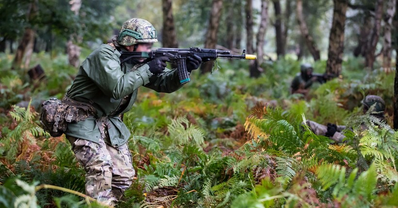 Данські інструктори тренують українських військових у Великій Британії (фото)