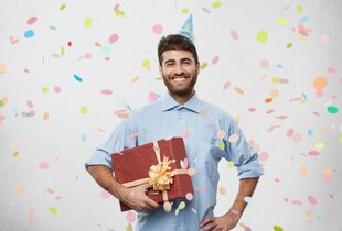 День шефа: привітання у віршах та прозі і оригінальні листівки