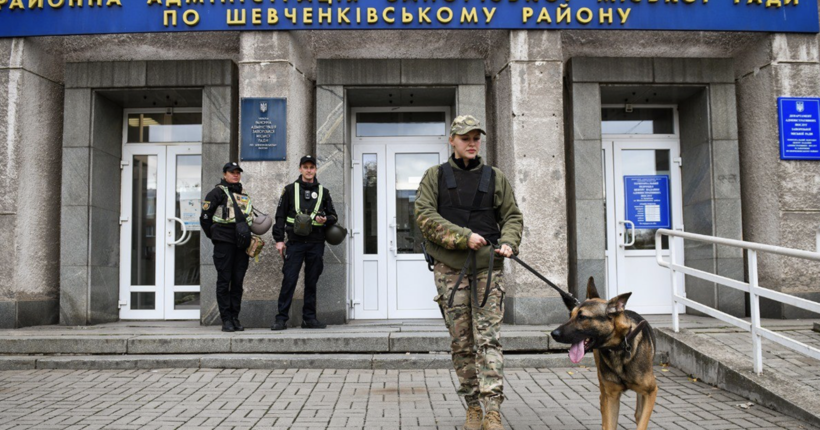 Масові мінування по Україні: у поліції розповіли, скільки закладів вже вдалося перевірити