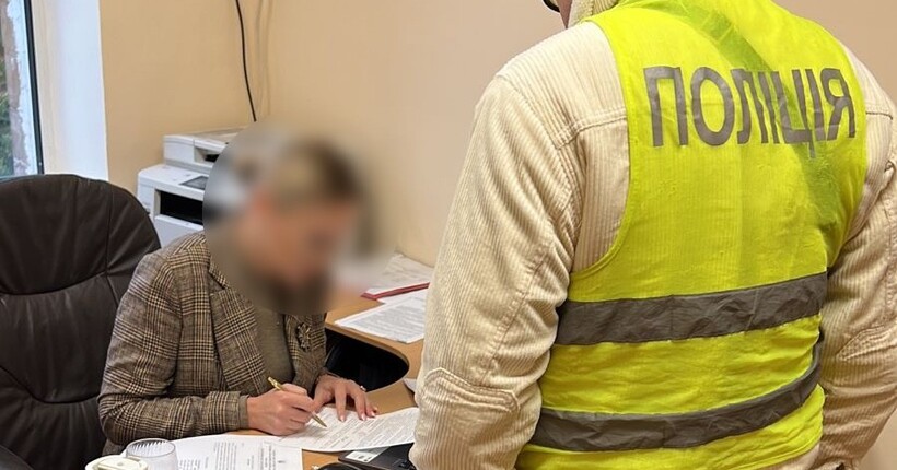 Закупівля дорожньої солі в Києві завдала збитків бюджету на 11,7 млн грн: підозра посадовиці