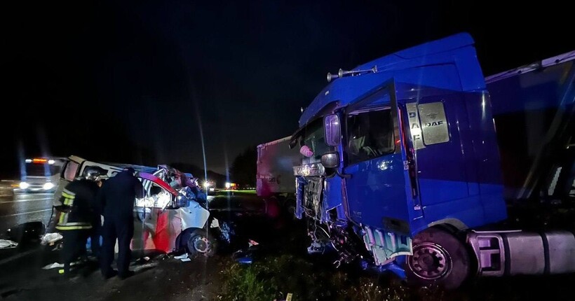 На Вінниччині сталася ДТП за участі вантажівки: серед загиблих є діти