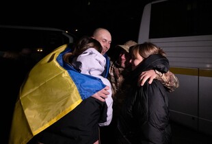 Сльози радості та дзвінки рідним: як пройшов 58-й обмін полоненими