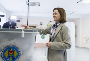 Молдова обирає майбутнє: в країні відбуваються вибори президента та референдум по ЄС